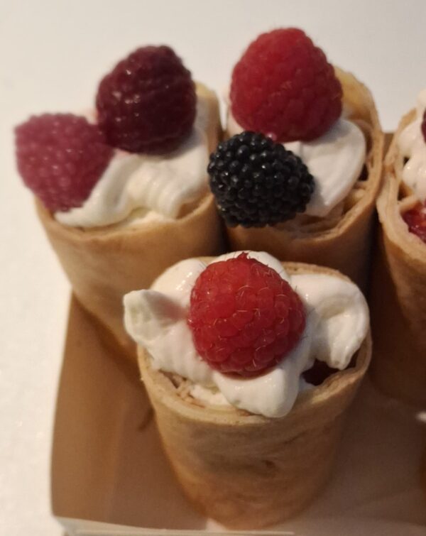 Famille-crêpes framboises